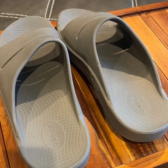 OOFOS Gray Sandals Slides with Cushioned Sole and Minimalist Design