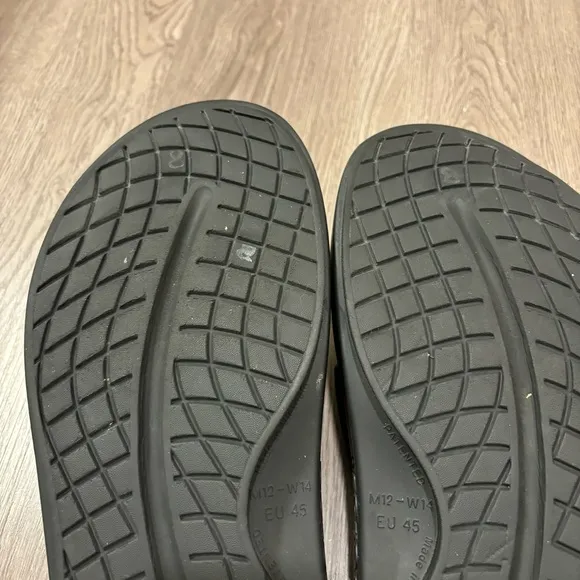 OOFOS OOahh Slide Sandals Men’s 12 Black Slip On Recovery Comfort‎ Support