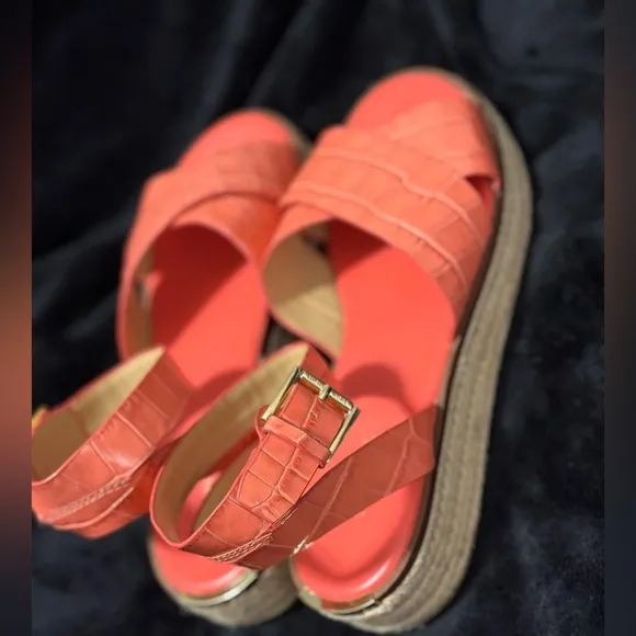 Pink Espadrilles with Criss-Cross Straps and Platform Sole