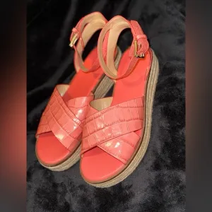 Pink Espadrilles with Criss-Cross Straps and Platform Sole