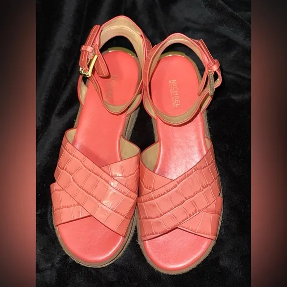 Pink Espadrilles with Criss-Cross Straps and Platform Sole