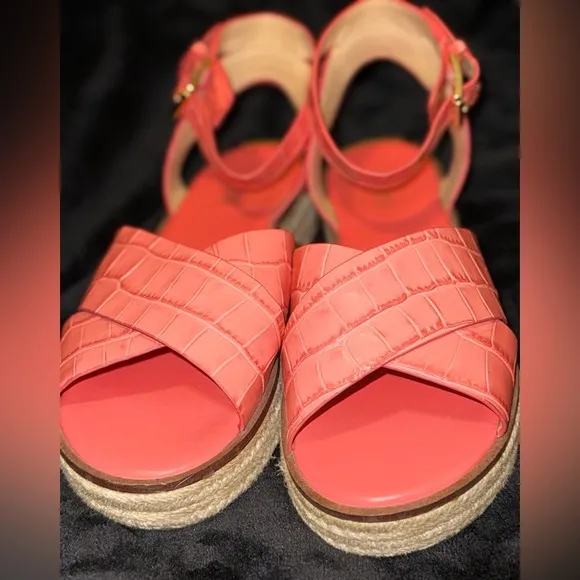 Pink Espadrilles with Criss-Cross Straps and Platform Sole