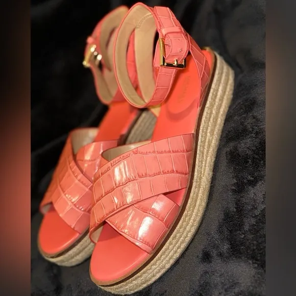 Pink Espadrilles with Criss-Cross Straps and Platform Sole