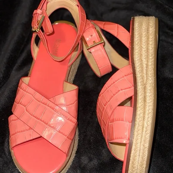 Pink Espadrilles with Criss-Cross Straps and Platform Sole