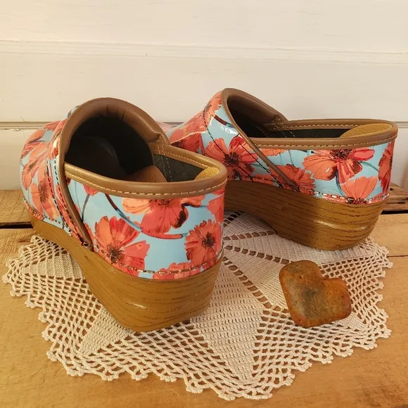 Poppy Dansko Pro Honey Clog Floral Blue Orange Patent Leather Boho Cottage 37 39