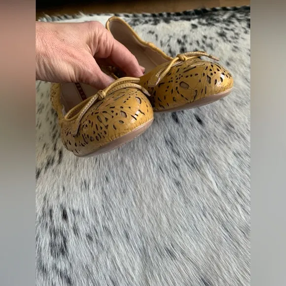 Prada Calzature Cipria Bow Ballet Flats - Nude Patent
