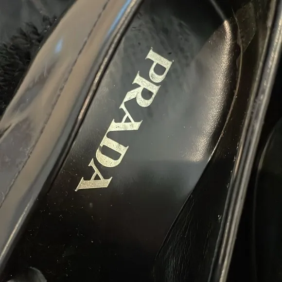 Prada Men's Black Loafers preowned sz 7