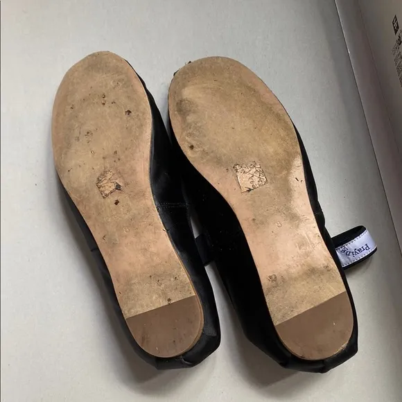 Praying Crystal Ballerinas Black Flats with Heart Detail