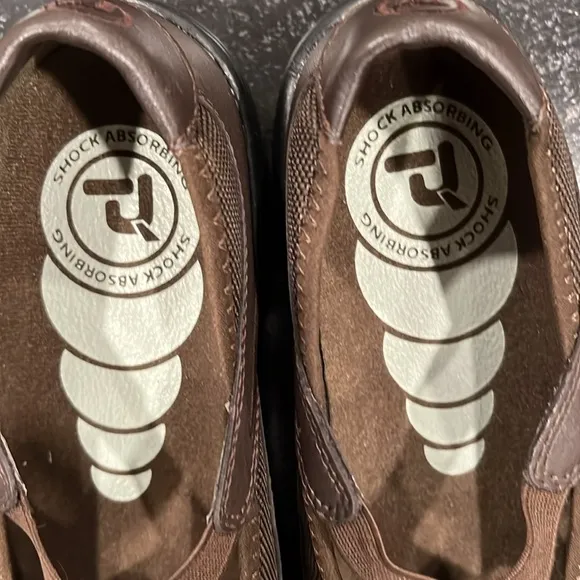 Propet Sapphire X-strap Feather Lite Brown Flats Size 8 NWOT