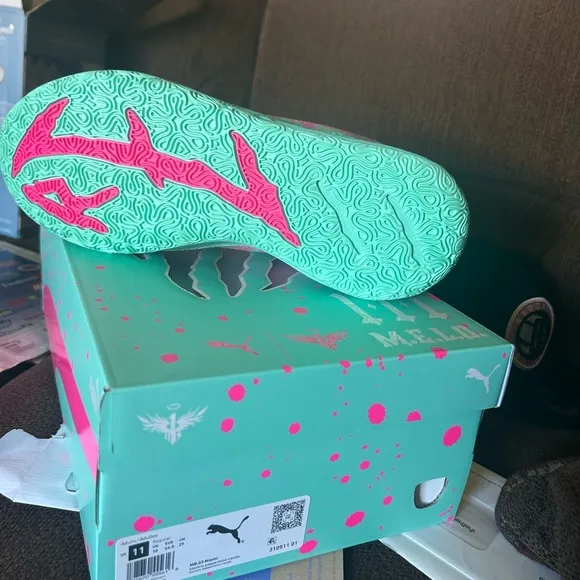 Puma Green and Pink Sneakers Dynamic Design