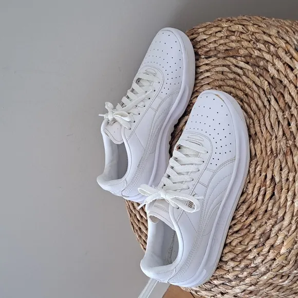Puma Mens GV‎ Special White Leather Fashion/Athleisure Sneakers S-7C Narrow