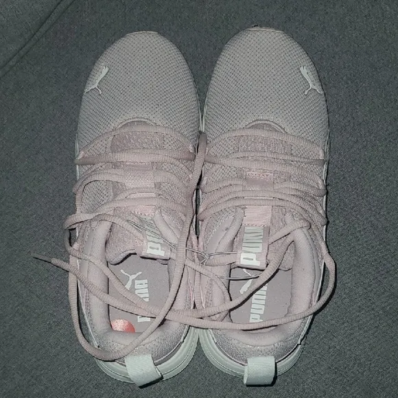 PUMA Nwt Sneakers Youth Kids Girls Unisex Size 7 Pink Sneakers Barbie Barbiecore
