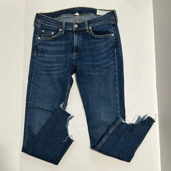 Rag &amp; Bone Capri Denim Jeans in Hampton Ripped Hem Mid Rise Sz 30