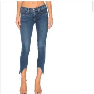 Rag &amp; Bone Capri Denim Jeans in Hampton Ripped Hem Mid Rise Sz 30
