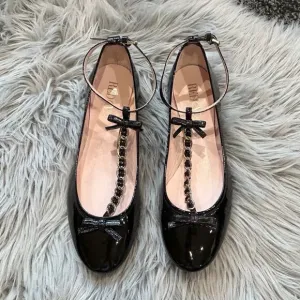 RED By Valentino Black Patent Leather Chain T-Strap Flats Size 40 NEW ($325)