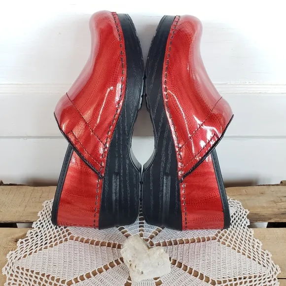 RED Dansko Pro Clogs Patent Leather Shiny Glossy Bright Festive Boho 6.5-7