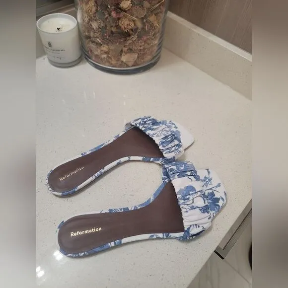 Reformation Marcella Blue Floral Ruched Flat Slides Sandals Size 9 New