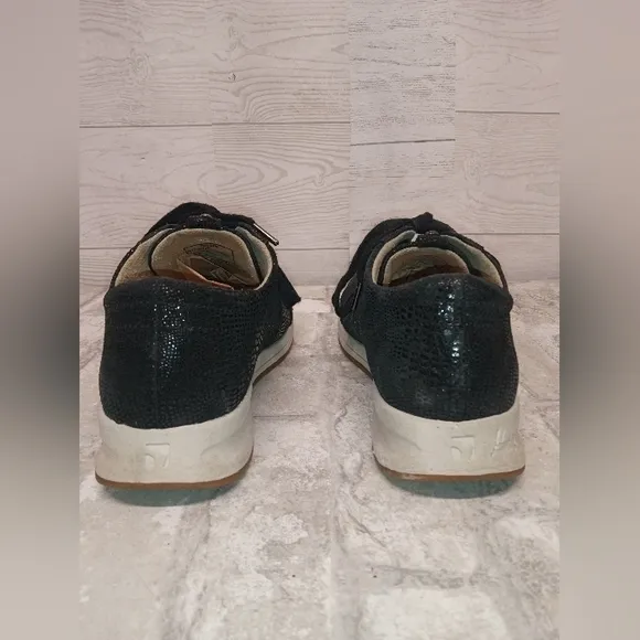 Revere Athens Size 8 Lizard Black Fashion Sneakers‎ Like New