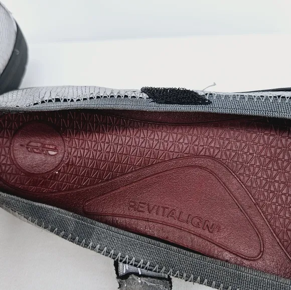 Revitalign Driftwood Pewter Snake Leather Mary Jane Flat Size 9.5
