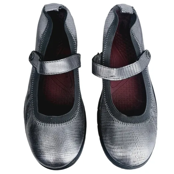 Revitalign Driftwood Pewter Snake Leather Mary Jane Flat Size 9.5