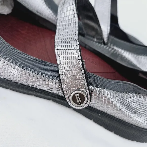 Revitalign Driftwood Pewter Snake Leather Mary Jane Flat Size 9.5