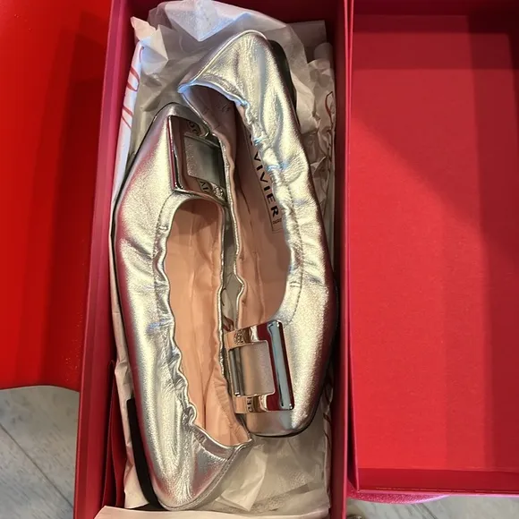 Roger Vivier silver metallic ballet flats 37.5