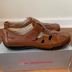 ROS HOMMERSON Tan LEATHER Mary Jane Closed Toe Slip-On Loafers 6 M NEW