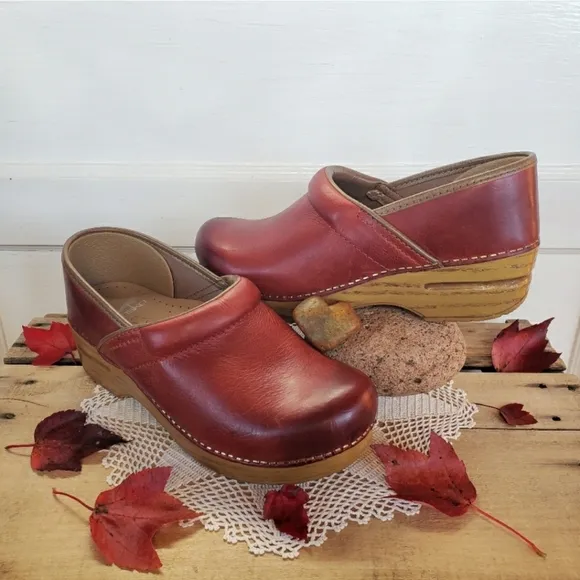 Rustic Red Dansko Honey Pro Honey Clog Burnished Distressed Waxy Boho 10.5-11