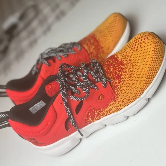 Salomon Men’s Predict Soc 2 Sneakers,Autumn Gogi Berry (Coralish/Yellow) 9.5 NWT