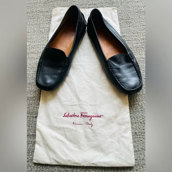 SALVATORE FERRAGAMO Women’s Black Leather Loafers