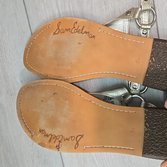 Sam Edelman Women's Greta T Strap  Gold Sandals Flats Shoes Sz 7.5M