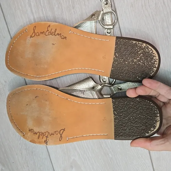 Sam Edelman Women's Greta T Strap  Gold Sandals Flats Shoes Sz 7.5M