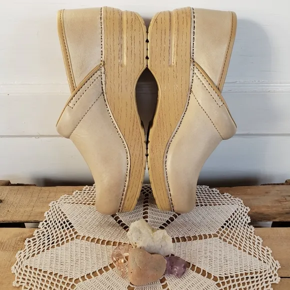 Sand Dansko Pro Honey Clog Burnished Distress Boho Cottage Coastal Festive 5.5-6