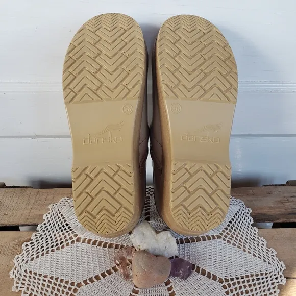 Sand Dansko Pro Honey Clog Burnished Distress Boho Cottage Coastal Festive 5.5-6