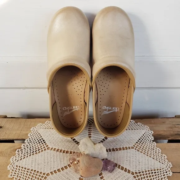 Sand Dansko Pro Honey Clog Burnished Distress Boho Cottage Coastal Festive 5.5-6