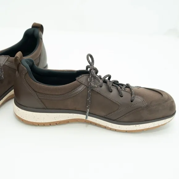 SAS. Boulder Lace Up Sneaker. 9.5 Narrow Width.