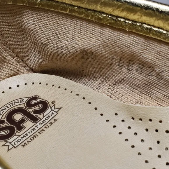 SAS Tripad Comfort Shiny Metallic Gold Wink Leather Penny Loafers 7M