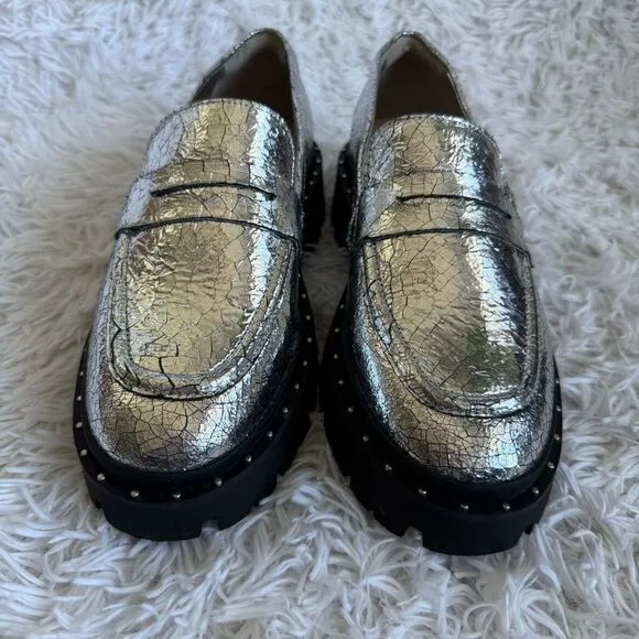 SCHUTZ Christie Studs Silver Cracked Leather Lug Sole Loafers Size 7.5