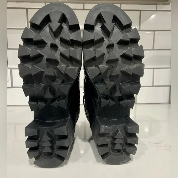 Schutz Cory Black Leather Quilted Women’s Combat Boots Size 6.5 New