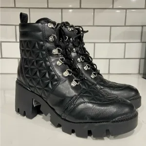 Schutz Cory Black Leather Quilted Women’s Combat Boots Size 6.5 New