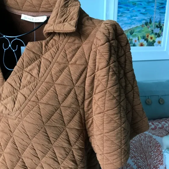 See and Be Seen Quilted Puff Sleeve Dress Sz S