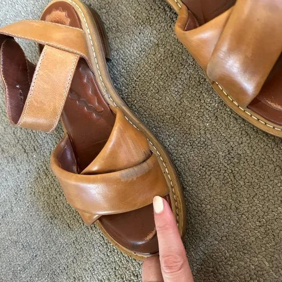 See By Chloe Lyna Sandals Tan Leather Flats Sz 9.5