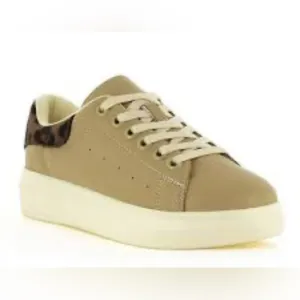 Seven 7 Miki leopard tan Sneakers new in box  size 8