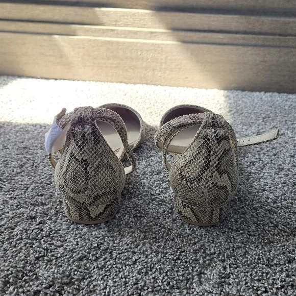 Seychelles What A Girl Wants Flat Snakeskin Texture NEW size 8.5