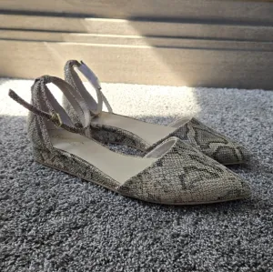 Seychelles What A Girl Wants Flat Snakeskin Texture NEW size 8.5