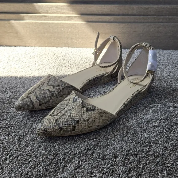 Seychelles What A Girl Wants Flat Snakeskin Texture NEW size 8.5
