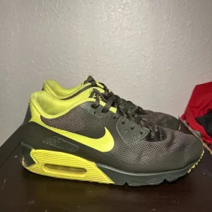 Size 11 - Nike Air Max 90 HYPERFUSE Cargo Khaki/ Volt Army Green - 454446-370