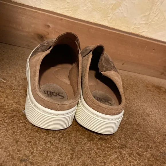 SOFTT SOMERS III COGNAC SNAKE PRINT leather MULE SLIDES
