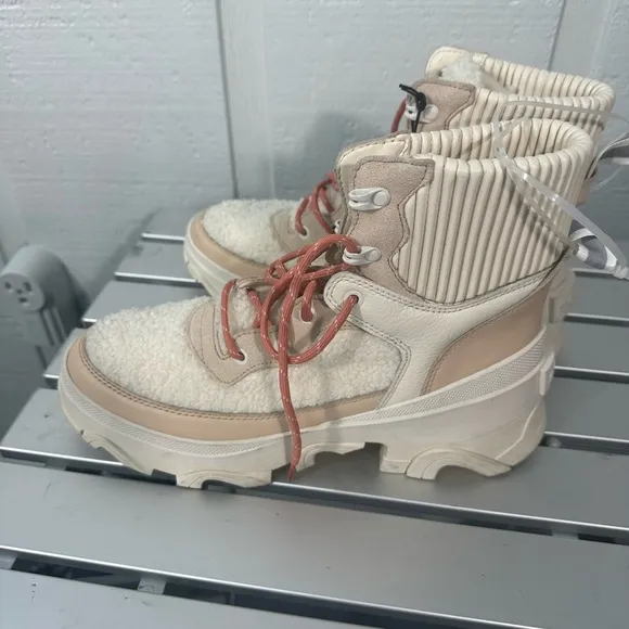 SOREL Brex Cozy Lace Up Womens Boots Size 10 NWOT