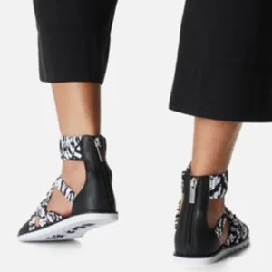 Sorel Ella II Ankle Strap Sandals Leather Flats White &amp; Black Print Size 11 NEW